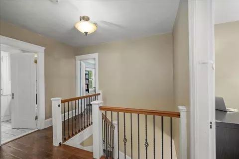 Entry Way - 32 Beechmont St, Worcester, MA 01609 photo 5 of 5