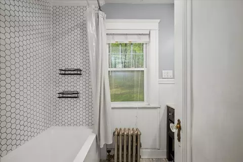 Bath - 32 Beechmont St, Worcester, MA 01609 photo 2 of 4