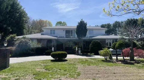 139 Porter St, Westwood, MA 02090