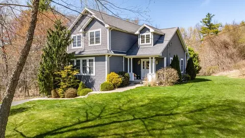 42 Sheffield Dr, Belchertown, MA 01007