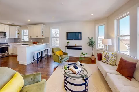 63 Weld Hill St #3, Boston, MA 02130