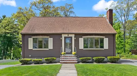 8 Poplar St, Woburn, MA 01801
