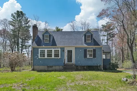 6 Stearns Ln, Billerica, MA 01821