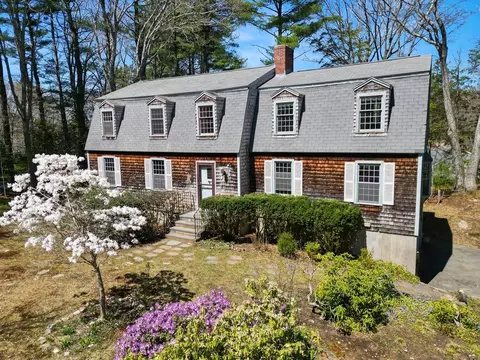 11 Woodholm Rd, Manchester, MA 01944