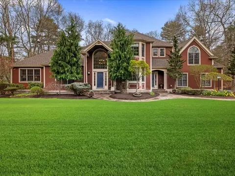 2 Red Fox Run, Sharon, MA 02067