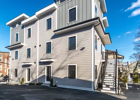 15 Alder St #2, Waltham, MA 02453