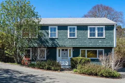 6 Highland St, Rockport, MA 01966