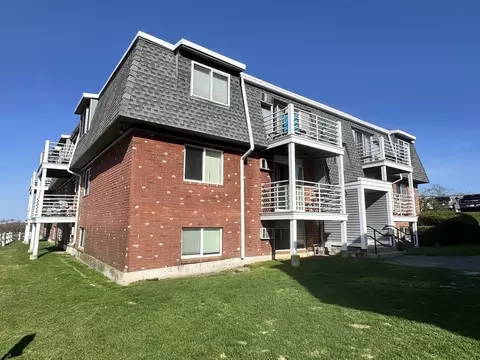 145 Essex Ave #501, Gloucester, MA 01930