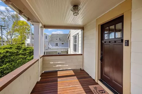 21 Sewall St, Marblehead, MA 01945 photo 3