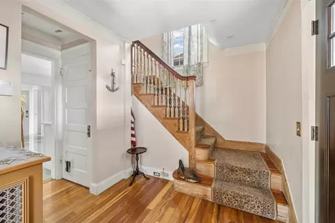 21 Sewall St, Marblehead, MA 01945 photo 4