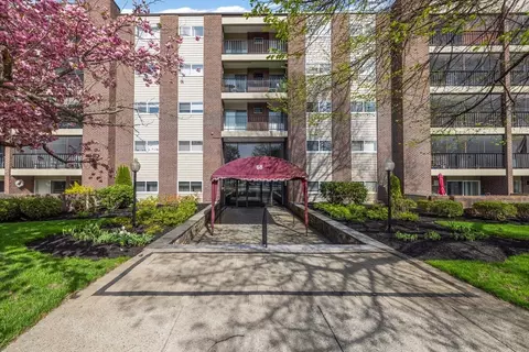 68 Main St #43C, Stoneham, MA 02180