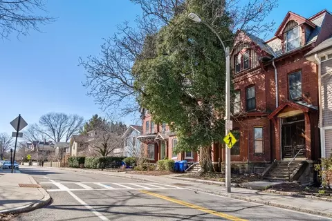 129 Walnut St, Brookline, MA 02445 photo 4