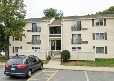15 Village Hill Ln #1, Natick, MA 01760