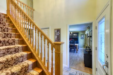 Entry Way - 12 Viola Ter, Sutton, MA 01590 photo 2 of 2