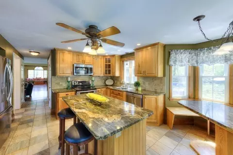 Kitchen - 12 Viola Ter, Sutton, MA 01590 photo 4 of 4