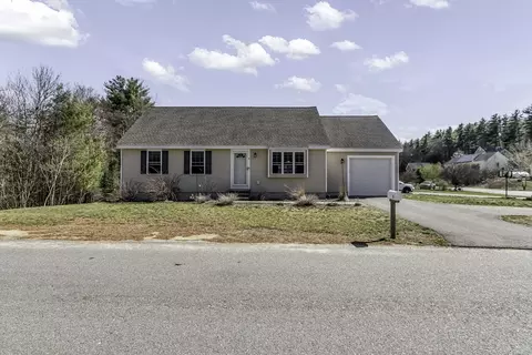 1 Lois Ln, Townsend, MA 01469
