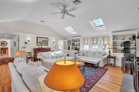 40 Pleasant St, Dover, MA 02030 photo 9