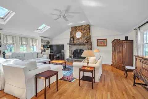 40 Pleasant St, Dover, MA 02030 photo 8