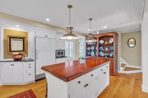 40 Pleasant St, Dover, MA 02030 photo 5