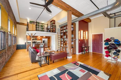 58 Prescott St #11, Lowell, MA 01852