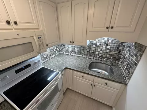 11 Riverside Ave #4, Danvers, MA 01923 photo 3