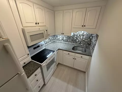11 Riverside Ave #4, Danvers, MA 01923 photo 2