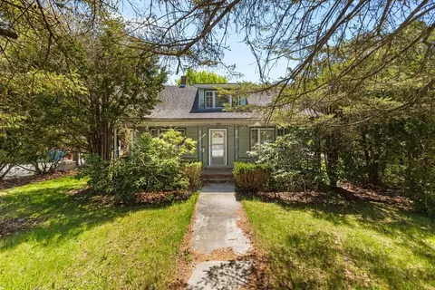 382 Winthrop St, Taunton, MA 02780