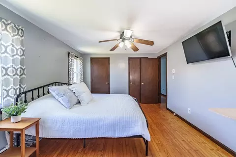 Bedroom - 48 Laclede Ave, Chicopee, MA 01020 photo 5 of 8