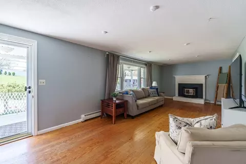 Living - 48 Laclede Ave, Chicopee, MA 01020 photo 3 of 6