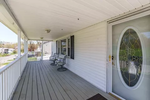 Exterior - 48 Laclede Ave, Chicopee, MA 01020 photo 4 of 11