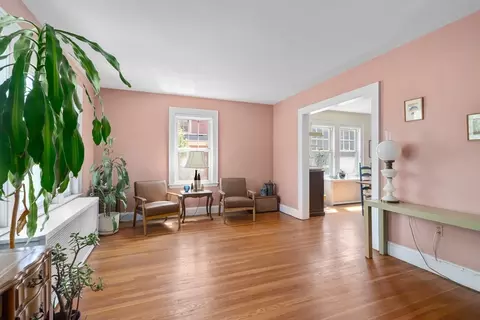 9 Searle Ave, Brookline, MA 02445 photo 2