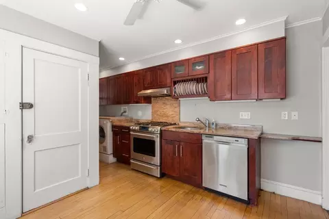9 Searle Ave, Brookline, MA 02445 photo 5