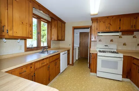 79 Bernard Cir, Centerville, MA 02632 photo 8
