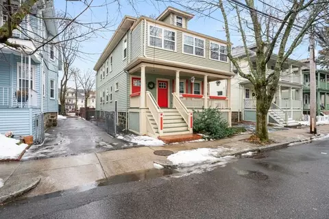 16 Easton St, Boston, MA 02134