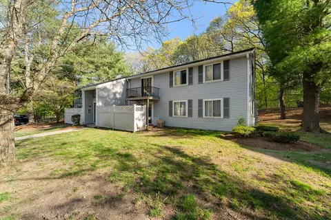 19 Village Hill Ln #3, Natick, MA 01760