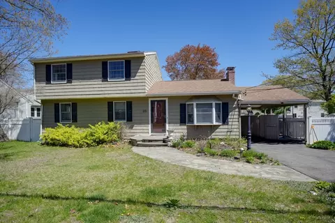 20 Fernglade Rd, Burlington, MA 01803
