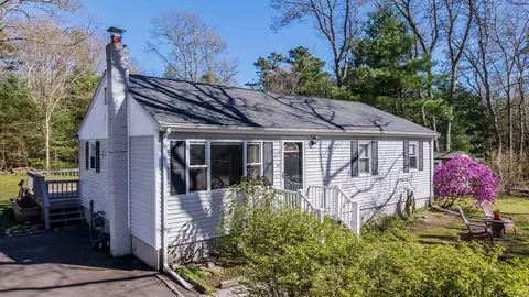 41 Standish Ave, Wareham, MA 02538