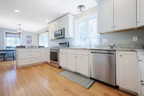 22 Mohawk Cir, Georgetown, MA 01833 photo 4