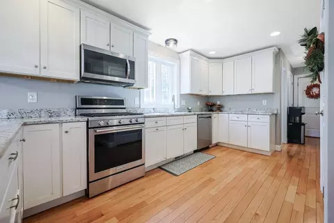 22 Mohawk Cir, Georgetown, MA 01833 photo 3