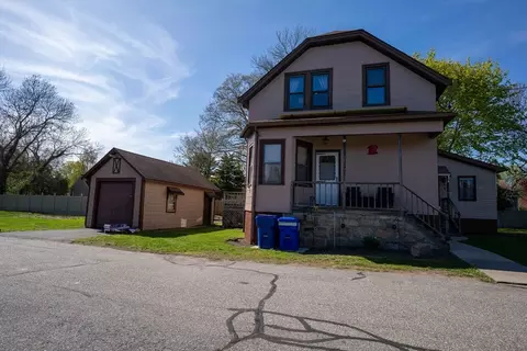 9 Warren St, Dartmouth, MA 02748