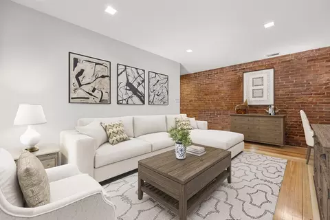 111 Gainsborough St #208, Boston, MA 02115