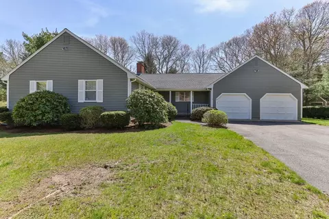 12 Pine Cone Ln, Falmouth, MA 02536