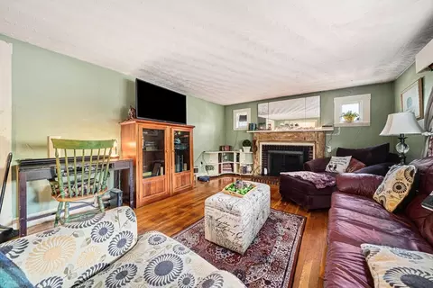 Living - 192 Plain St, Hanover, MA 02339 photo 2 of 3