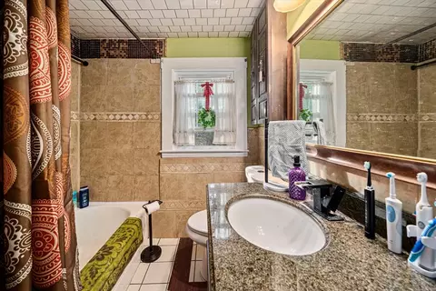 Bath - 192 Plain St, Hanover, MA 02339 photo 1 of 1