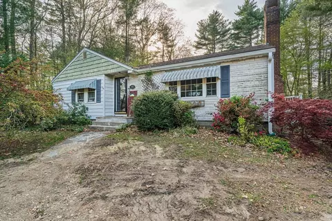 Exterior - 192 Plain St, Hanover, MA 02339 photo 2 of 7