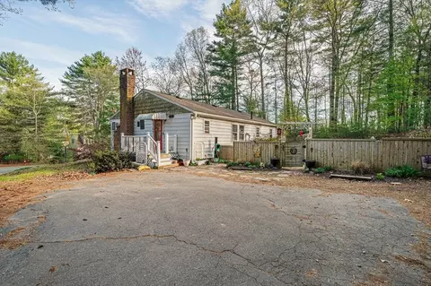 Exterior - 192 Plain St, Hanover, MA 02339 photo 3 of 7