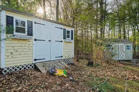 Exterior - 192 Plain St, Hanover, MA 02339 photo 5 of 7