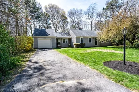 52 Capn Jacs Rd, Centerville, MA 02632
