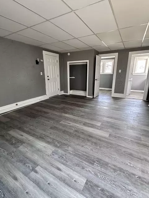 128 Mill St, Springfield, MA 01108 photo 3
