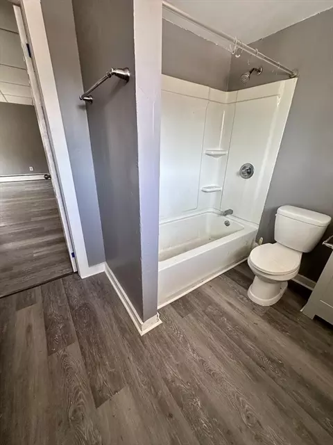 128 Mill St, Springfield, MA 01108 photo 4